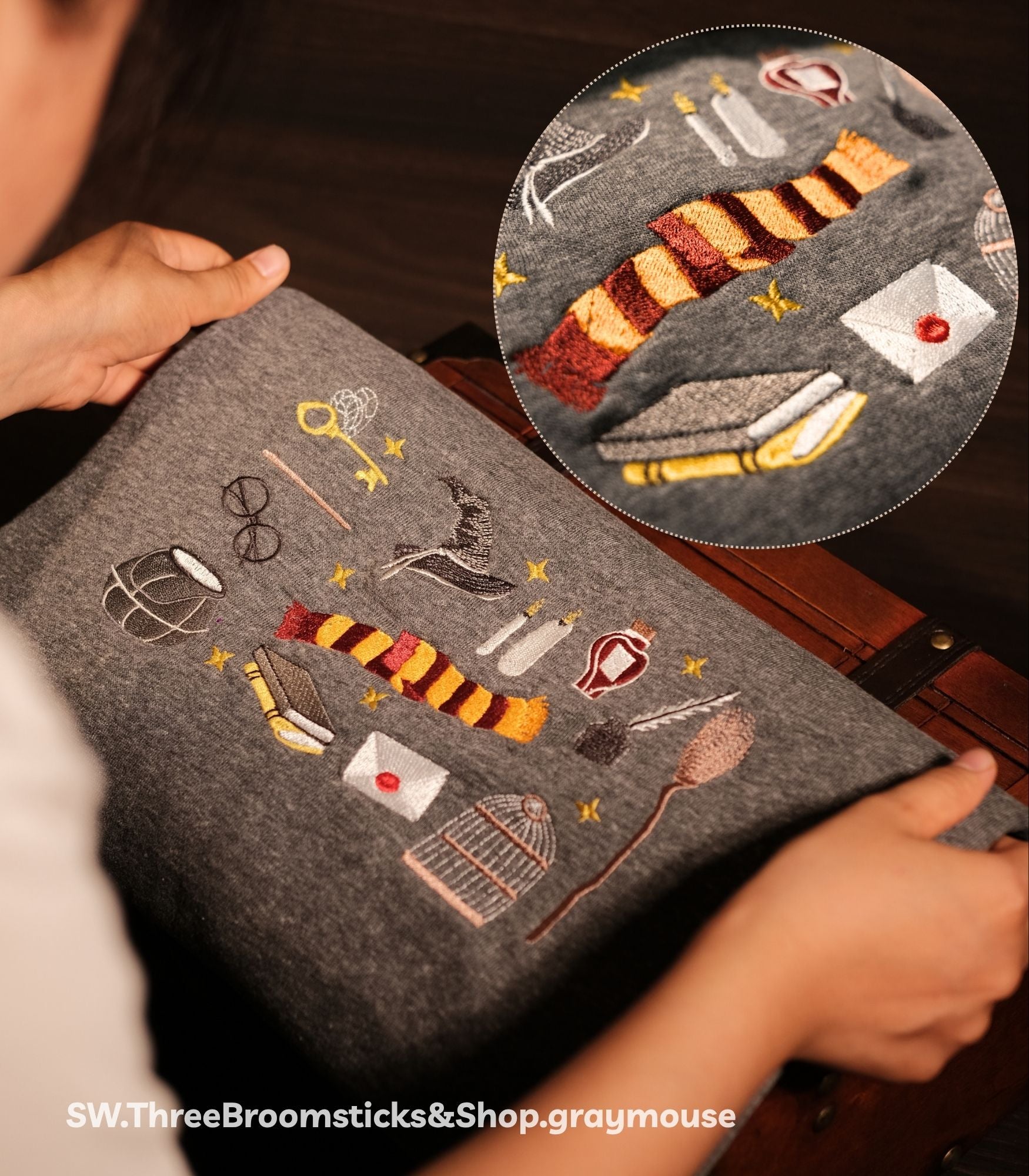 Sweater Rương của Hary SW_MG_Chillhood_Harrycoffer nỉ bông 100% cotton