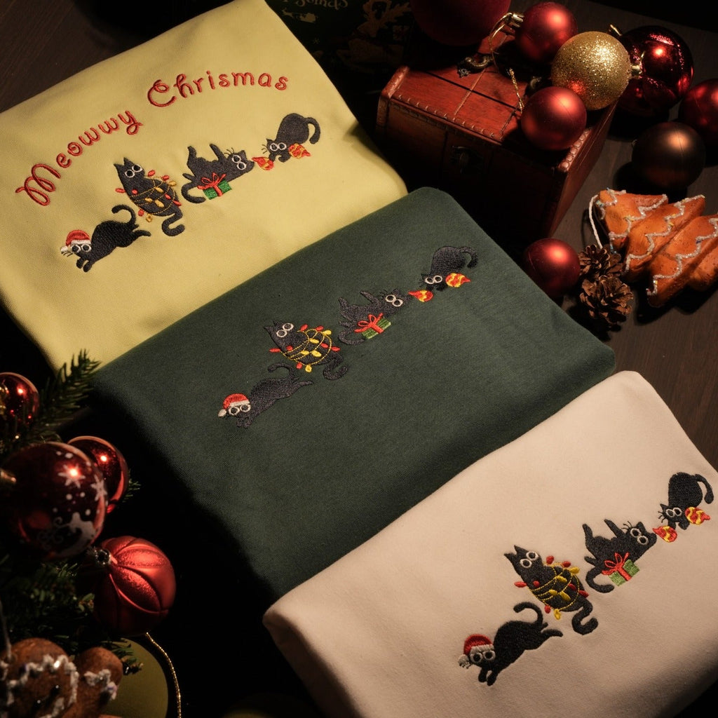 Áo Meowwy Christmas – Phiên bản Mèo Đen Giáng Sinh, tặng hình thêu cá nhân trên tay áo 🎄