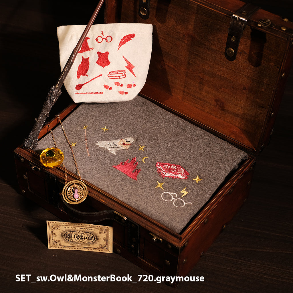Bộ Quà Tặng Phép Thuật – sweater Owl & MonsterBook 6 món (Áo xám + Đũa + Bí ngô thủy tinh + Túi mini)