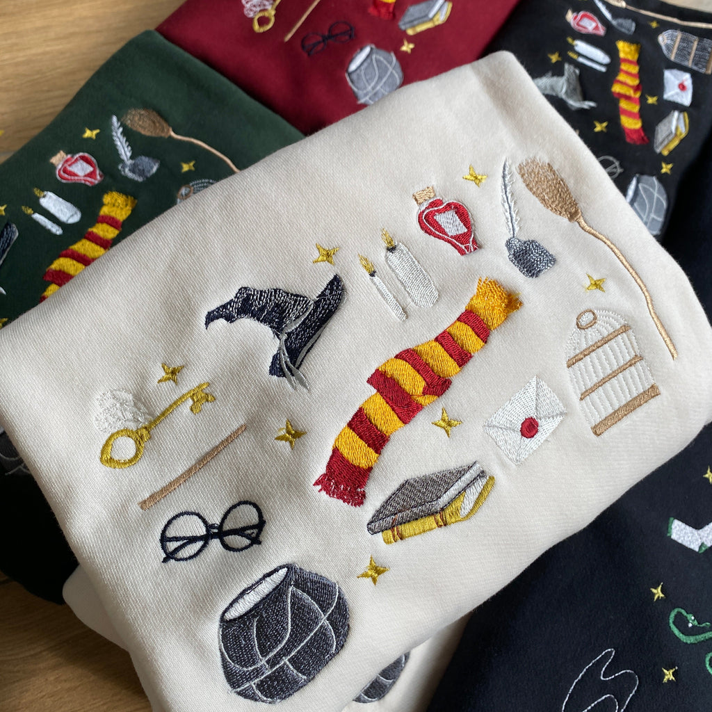 Sweater Rương của Harry hàng sẵn sale off chỉ còn 299k/áo khi mua từ 2 áo, tặng thêu tên trên tay