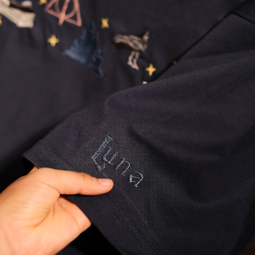 Áo cộc phù xuỷ, tặng hình thêu cá nhân trên tay áo